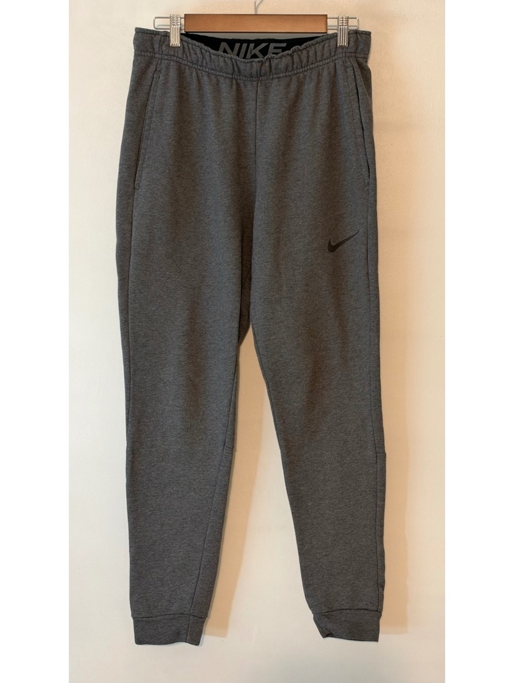 Nike Dri-FIT Men's Gray Jogger Sweatpants Medium